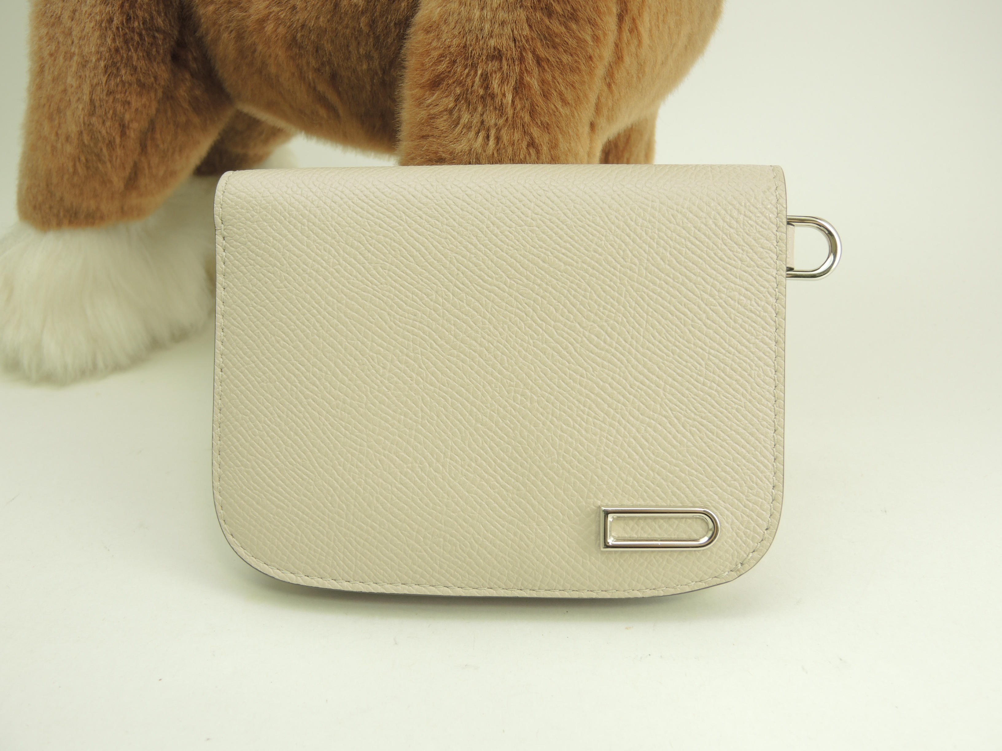 デルボー 2折財布 ヴァガボンドコンパクト 型押レザー/グレージュ@K13Z