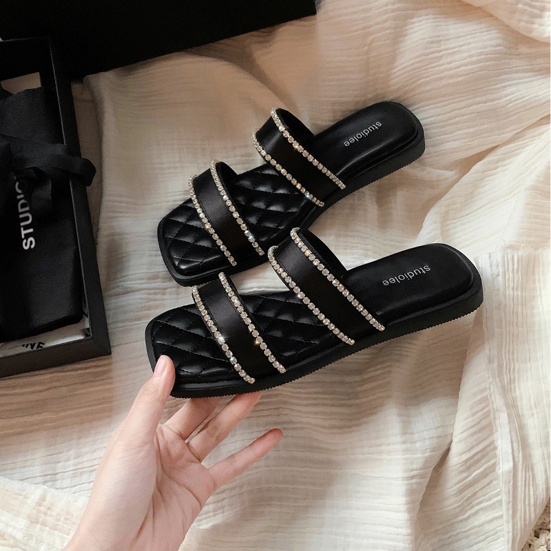 11 シープスキンバージョングレープマザー夏の女性のための同じサテンの縞模様の光沢のあるラインストーンスリッパスクエアトウのフラットソーリングサンダル 5,405円