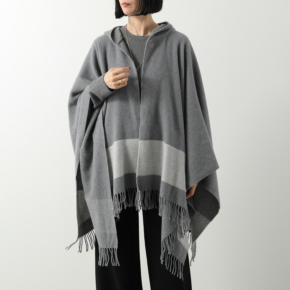 Liviana Conti リビアナコンティ ケープ A5WF11 レディース ポンチョ ウールブランド フリンジ フード付き X92A1