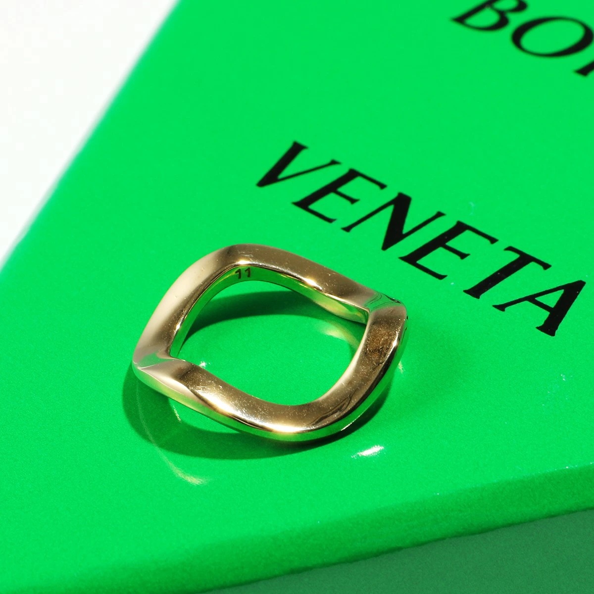BOTTEGA VENETA ボッテガヴェネタ リング 754372 VAHU0 レディース カーブ 18k シルバー925 カフリング アクセサリー 指輪 8120