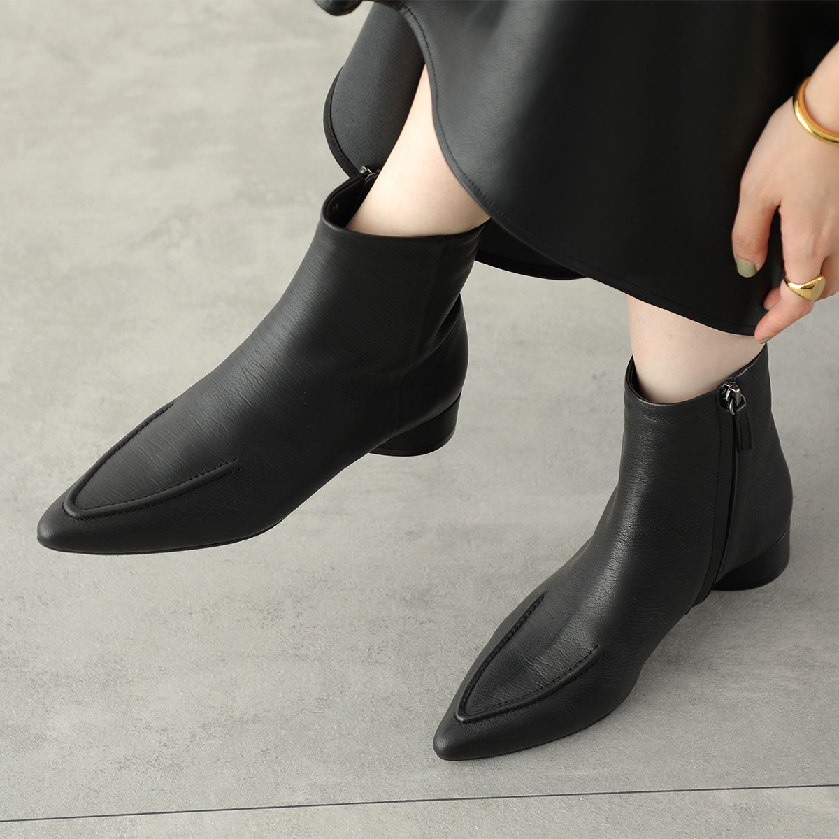 ATELIER BRUGGE アトリエブルージュ ショートブーツ 25PS-47 レディース ステッチポインテッド レザー ブーティ シューズ 靴 ブラック