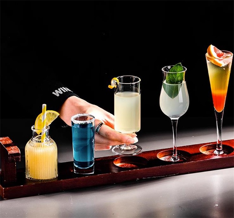 INSスタイル お酒の道具 ハイフット カクテルグラス セット 個性 グラス バー デザインセンス ガラスのコップ 大人気 カジュアル