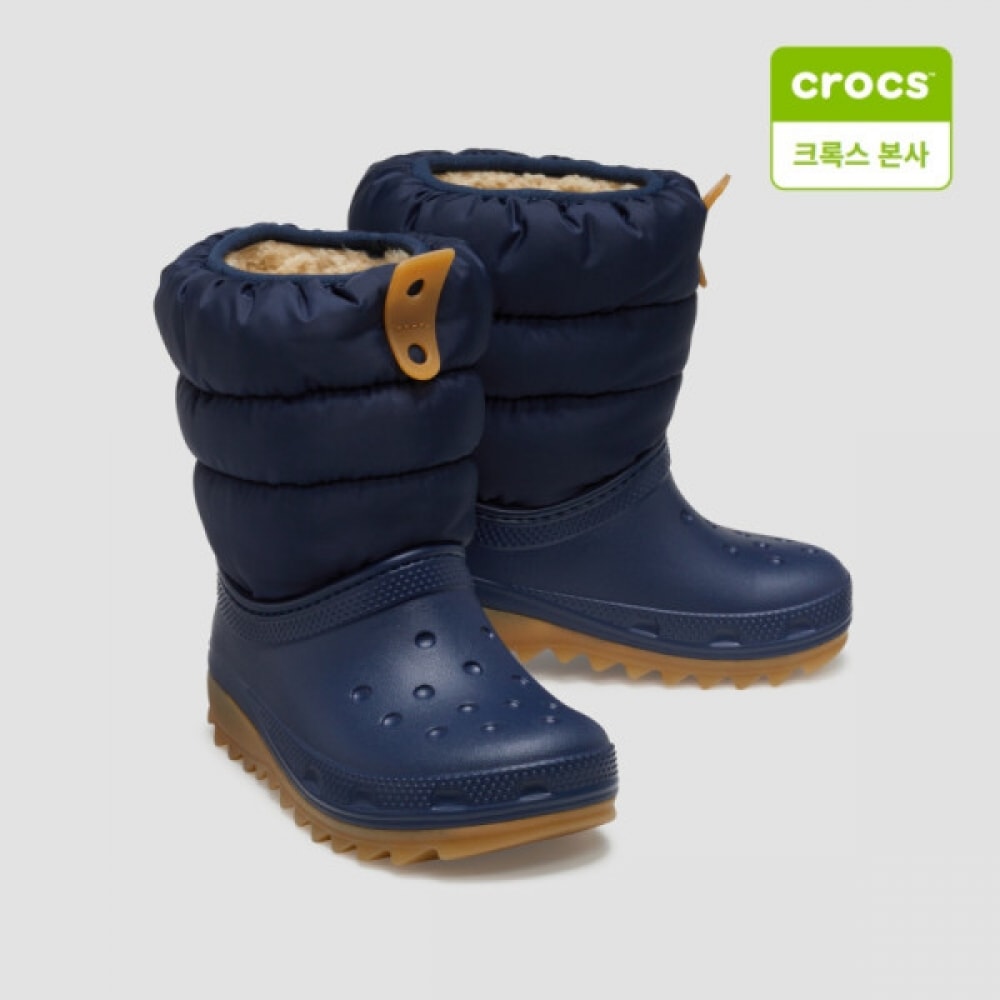 クロックス クラシック ネオ パフ ブーツ K 207684-4PQ