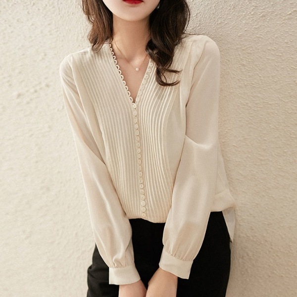 【上品なシルエット】 おしゃれ度高め OL 通勤 シンプル Vネック シャツ