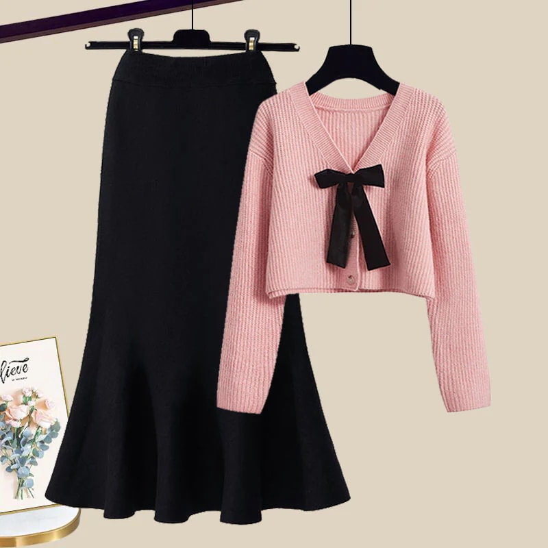 ハイエンドのカスタマイズ-プラスサイズの女性の秋スーツ女性の新しい韓国スタイルの甘いスタイル痩身ニットセーターフィッシュテールスカート 2 点セット