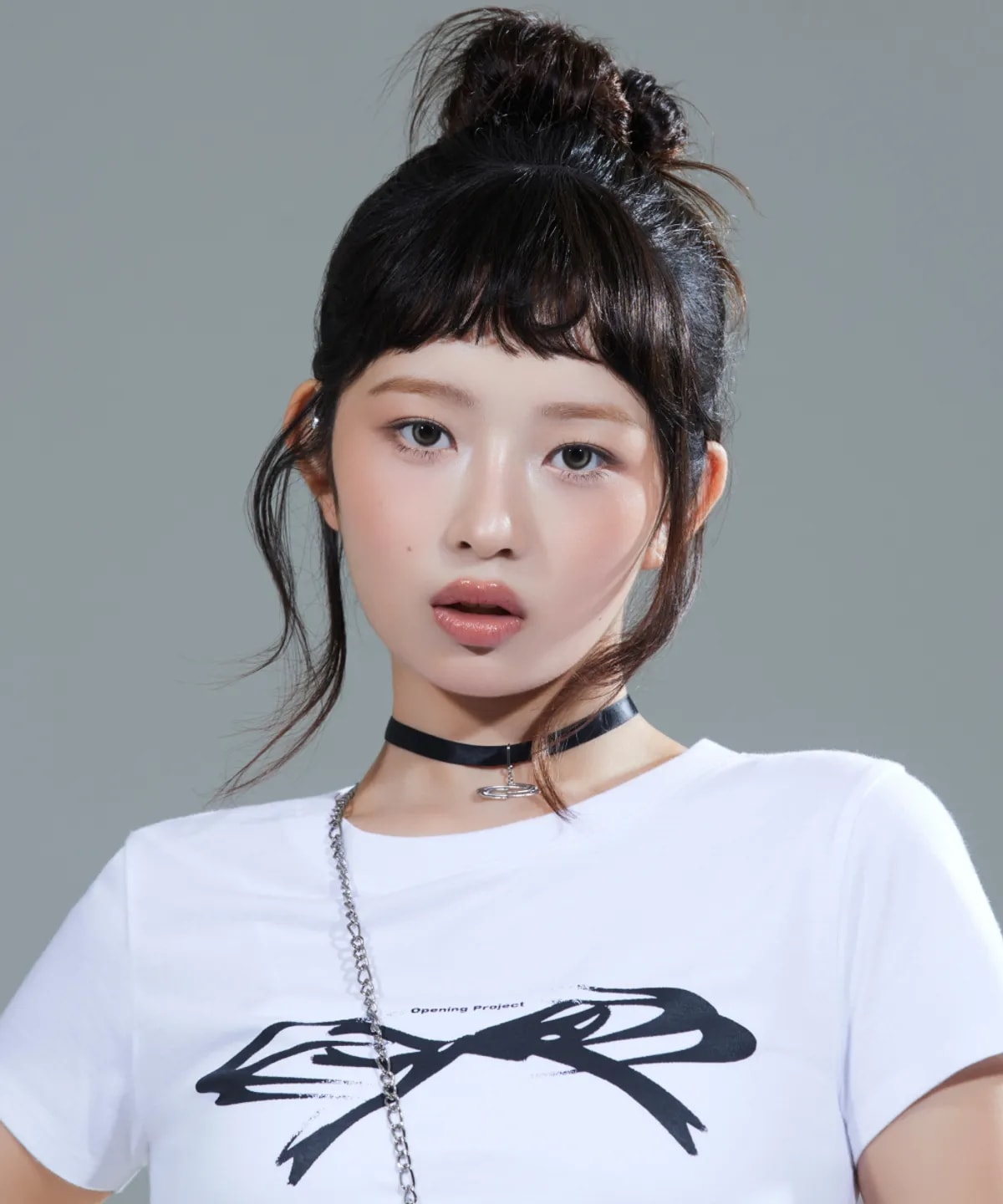 [IVE REI モデル着用] W Cropped Ribbon Half T Shirt - White, Black 韓国の人気ファッションブランド