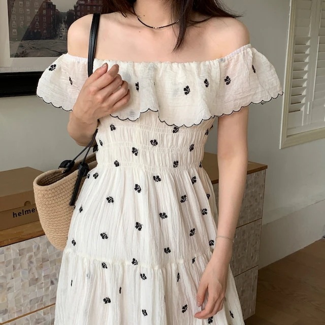 2024春夏ワンピース 半袖 ラウンドネック ミモレ丈 花柄 オフショルダー ゆったり 細見え 夏 白 ホワイト おしゃれ かわいい 韓国ファッション レディース お出かけ安い