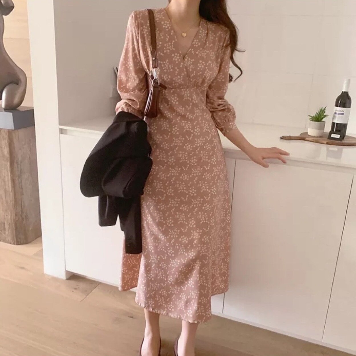 レトロ風 ワンカラー ワンピース 長袖 春 夏 秋 きれいめ カジュアル かわいい フォーマル aライン Aライン フレア ワンピドレス ミモレ ミモレ丈 ロング ロング丈 七分袖 ぽわん袖 Vネック