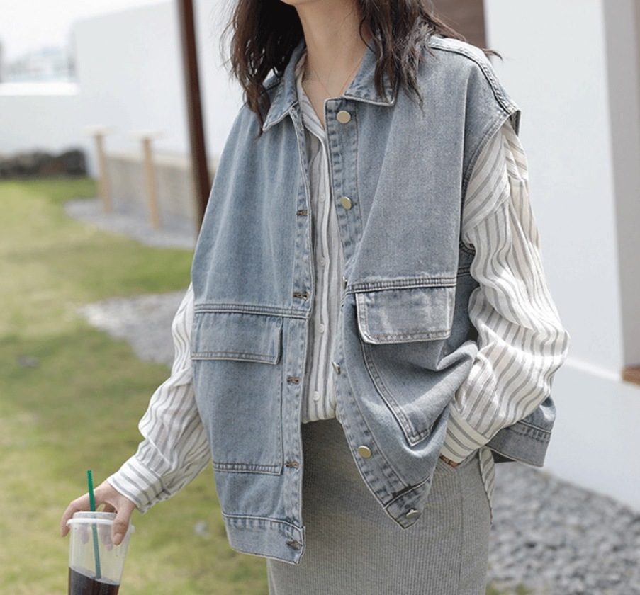 ジレ トップス ベスト 袖なし ノースリーブ 襟付き ワイド ポケット 前開き ブルーデニム 薄手 かわいい 大人可愛い シンプル カジュアル 大人 おしゃれ お洒落 かっこいい 大人可愛い 大人女子