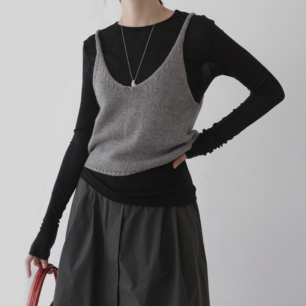 コリエンリボンペンダントニットビスティエ