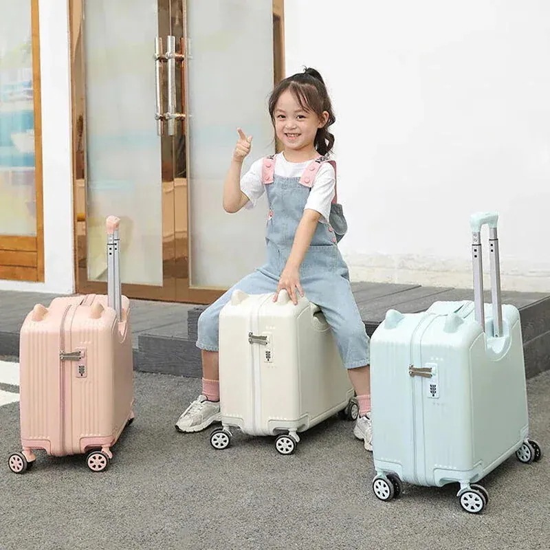 新作 で話題のキッズキャリー！海外でも大流行！子供乗れる多機能スーツケース子連れ旅行が快適になる1個で3役こなすお役立ちキャリー　機内持込可30%までに制限 4,879円