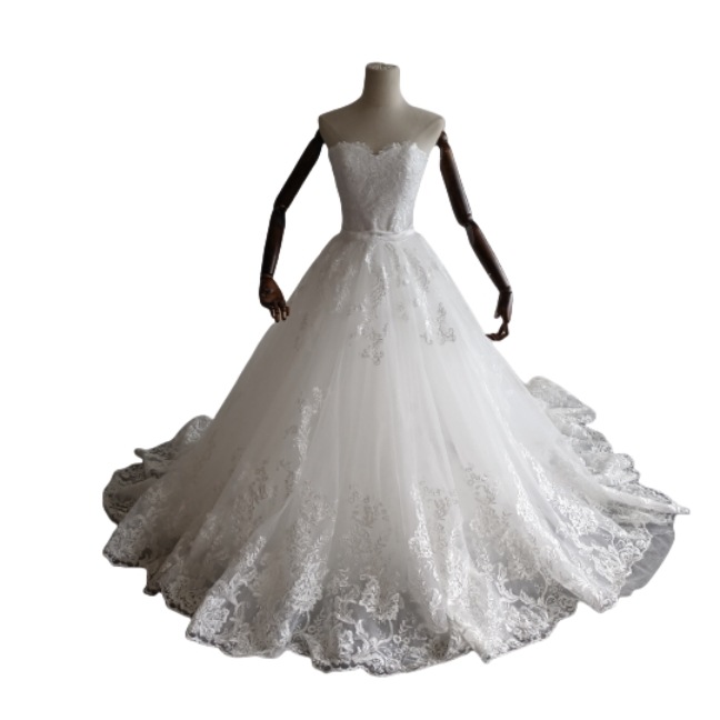 豪華！ウエディングドレス ツーピース ベアトップ プリンセスライン 贅沢な総レース 編み上げ 前撮り オーバードレス