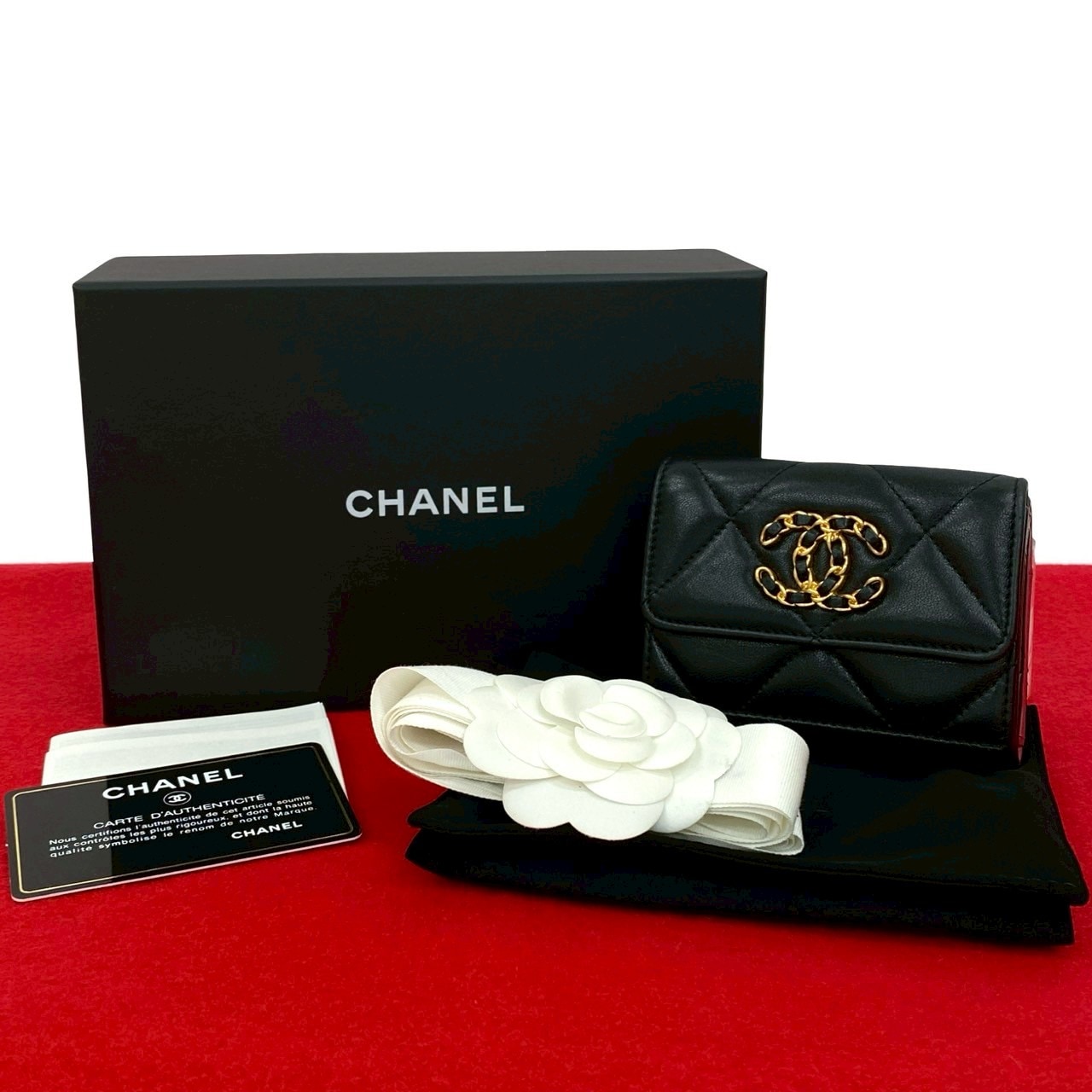 マトラッセ ココマーク三つ折り財布 ラムスキン ブラック 85739 79,035円