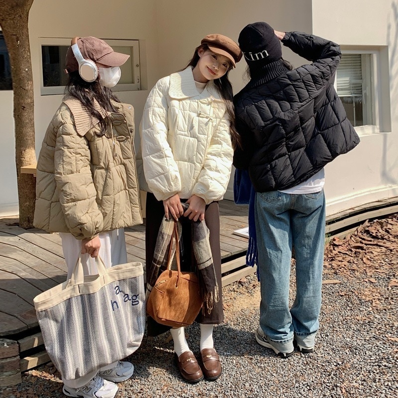 女性用ニットラペルダウンコットンコート2024冬韓国と中国風のバックルファッション小さなショートコットンコート 4,876円