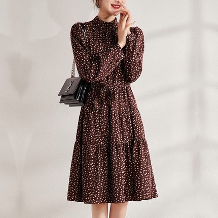 ワンピース フレアワンピース ワンピドレス 膝丈 膝上 膝下 ミディアム丈 袖あり 7分袖 フレア 細身 シフォン ウエストリボン 薄手 かわいい 大人可愛い 大人 上品 おしゃれ レトロ