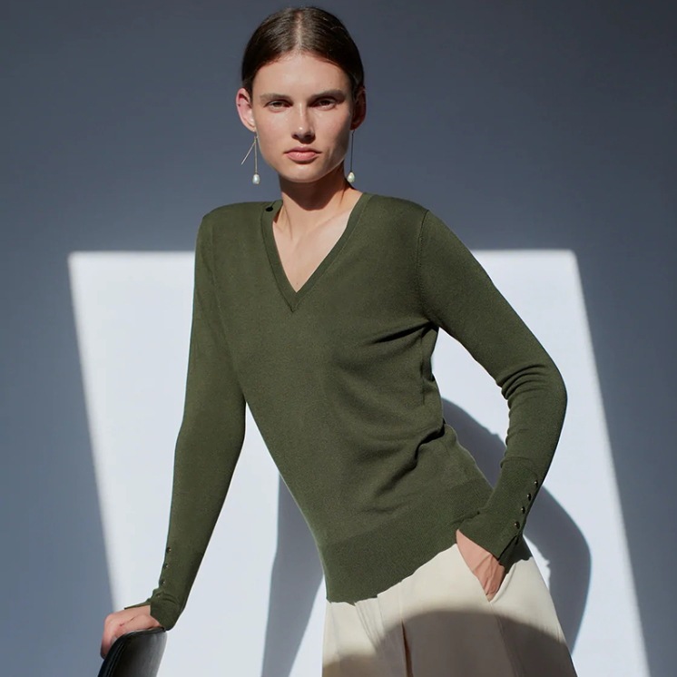 タイトニットセーター カジュアルニット スタッズ付きニットセーター くすみカラートップス トップス ニットソー セーター プルオーバー 袖あり 長袖 Vネック スリム タイト 細身 ストレート 5,687円