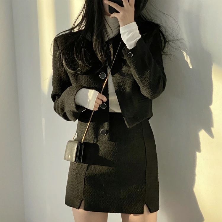スーツ レディース ミニ 長袖 秋 冬 秋冬 スリット ショート丈　ノーカラージャケット ノーカラー　おしゃれ セクシー フィット セットアップ 黒
