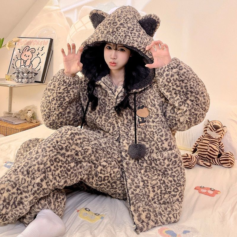韓国 キティ パジャマ ロングパジャマ パジャマ ルームウェア サンリオです ハローキティ 可愛いです 厚手ルームウェア レオパード キティ パジャマ もこもこ