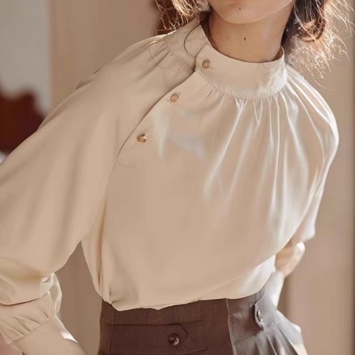 レディース トップス シャツ ブラウス アシンメトリー 半袖 長袖 フェミニン タックプリーツ ボタン かわいい 大人可愛い きれいめ シンプル 上品 おしゃれ レトロ こなれ感 ガーリー エレガント