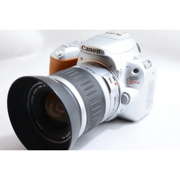 【中古】キヤノン Canon EOS Kiss X9 レンズセット 希少品 シルバー 美品 SDカード付き