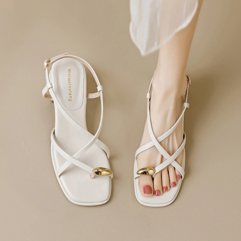 サンダル ヒール夏新型の夏の太さとアンドロメダの風ローマ サンダル 4,900円