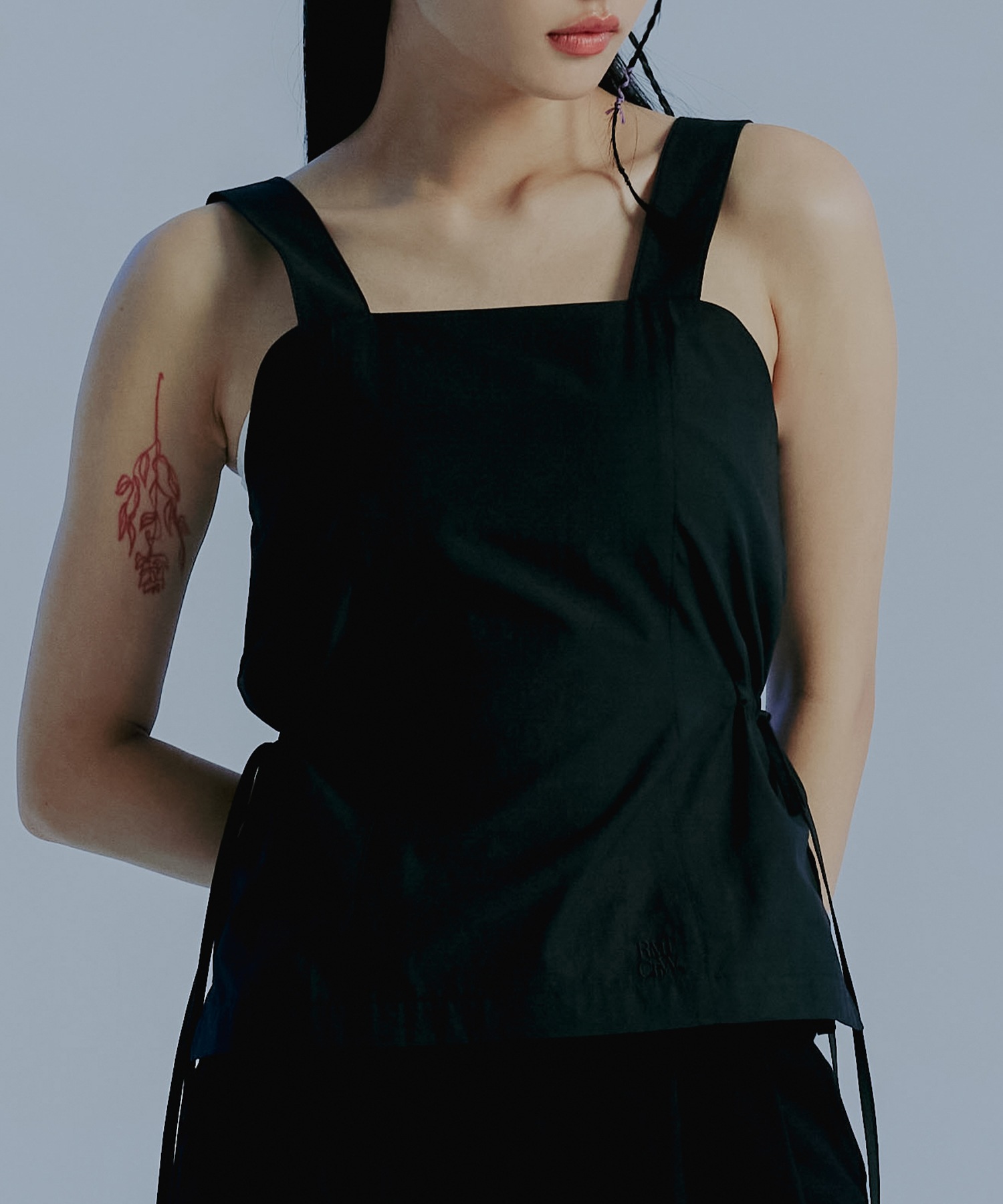 ロマンティッククラウンミニマルドレストップ_ブラック