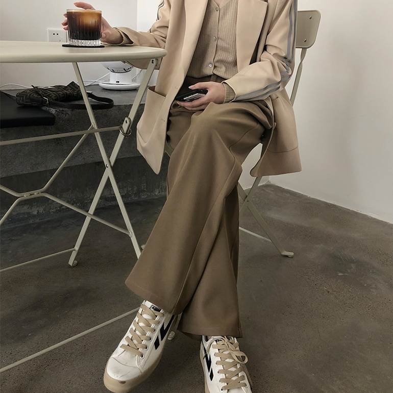 ボトムス パンツ ストレートパンツ 3色 ワイドパンツ レディース ハイウエスト 大人可愛い かわいい シンプル カジュアル ラフ おしゃれ こなれ感 無地 グレー 灰色 ブラウン 茶色 黒 ブラック