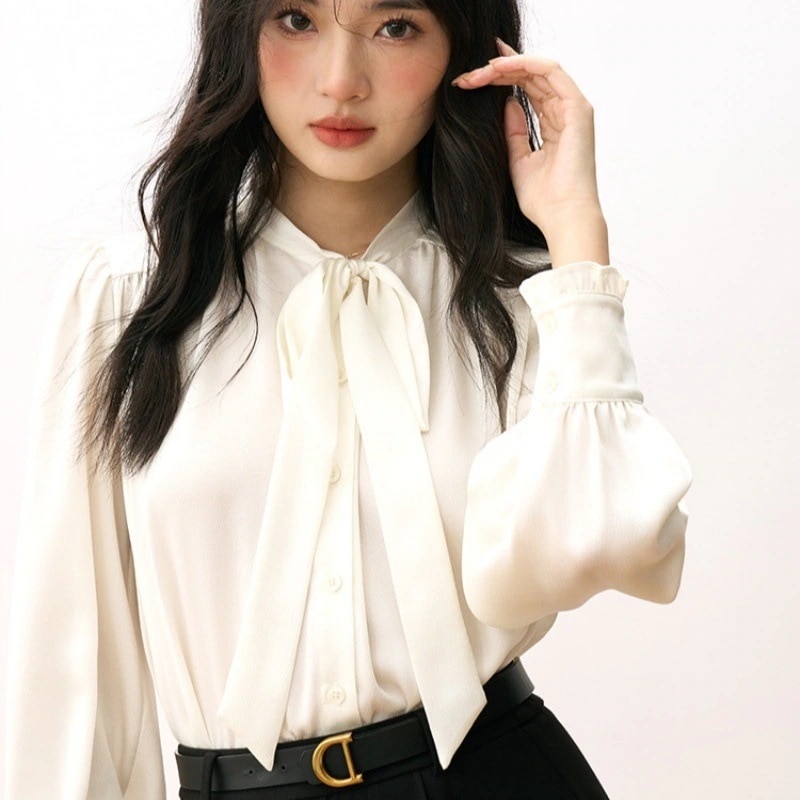 【2025新品登场快速出荷】夏に着ても暑くないよ【ロマンティック系通勤服】 シボ加工で高級感春夏パンツスーツやワンピースに合う オフィス対応透け感ゼロ！立体レース刺繍 タスキ掛けリボンデザイン レディ