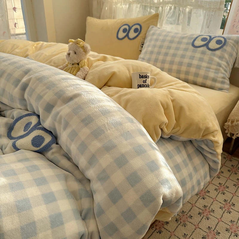 目を引くカラーブロックのチェック柄マカロン柄厚手のフリース裏地付き羽毛布団カバーとシーツを備えたA タイプのインスタイルの刺繍入りテリークロス 4 点寝具セットです