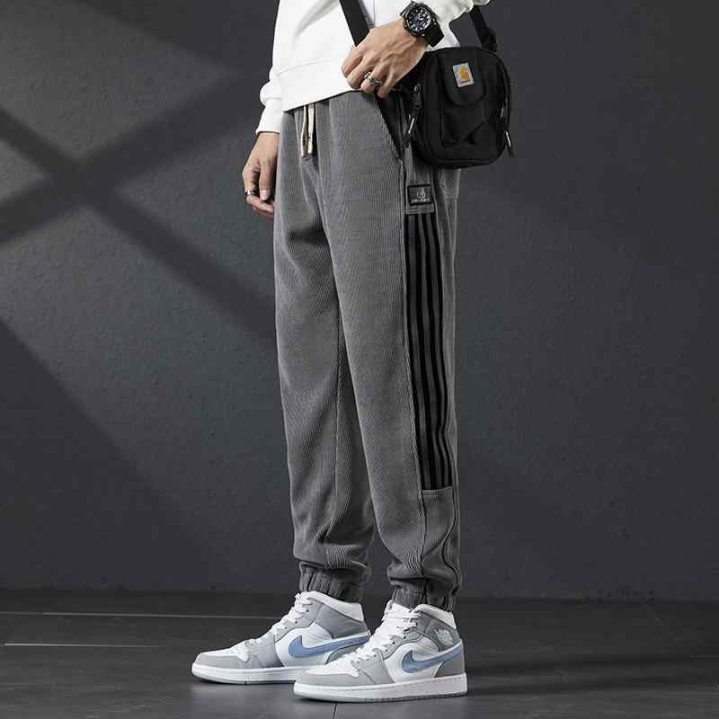 コーデ メンズ シンプル ファッション オシャレ かっこいい 大きいサイズ ストリート 紳士 ニット スウェット パンツ ズボン スボ カーキ カジュアル パンツ