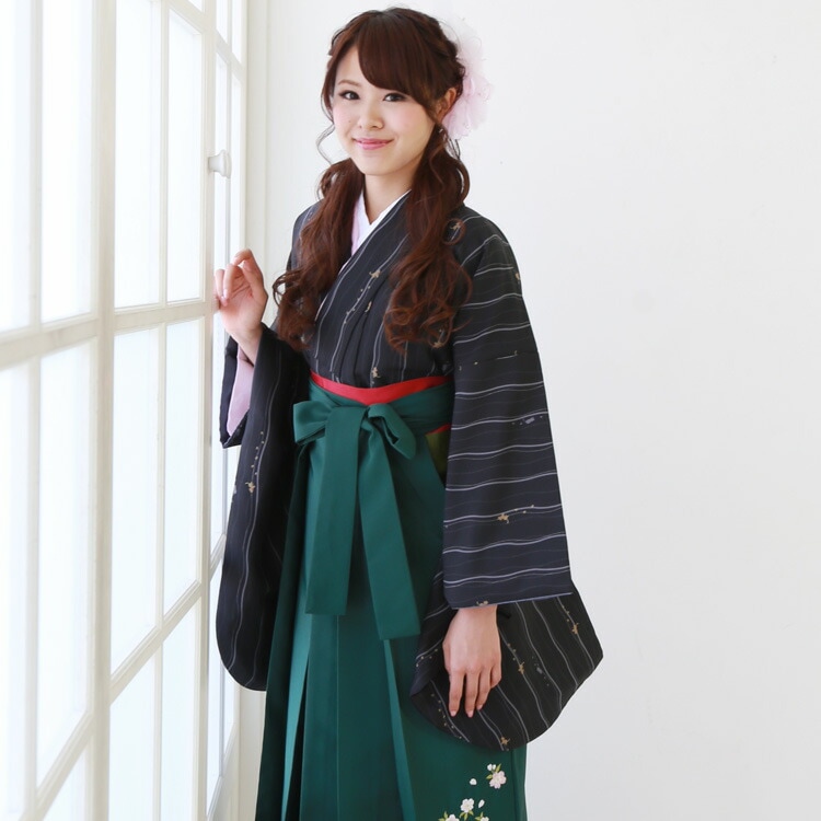 レンタル卒業式 袴 レンタル 女 袴セット 安い 卒業式袴セット2尺袖着物＆袴 フルセットレンタル 黒地によろけ縦縞と猫 ストライプ 19,900円