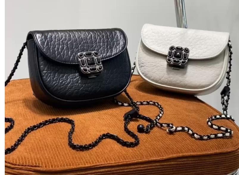 2022年春の新しいバブル牛革チェーンロックサドルバッグレトロトレンドレザーショルダーメッセンジャー