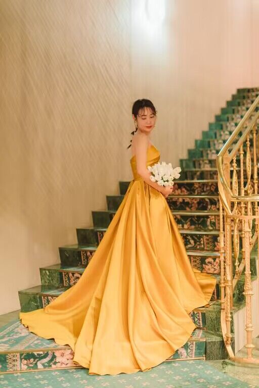 ウェディングドレス 鬱金色 ベアトップ パフスリーブ 可愛い 編み上げ 結婚式 前撮り