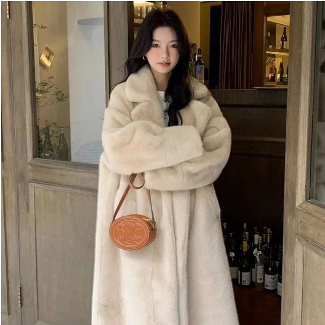 【2025新入荷】韓国人気商品 毛皮 皮毛一体 体型カバー トップス 冬はフリースで保温！レディース 厚手 AWアウター 防寒 大きいサイズ 暖かい ゆったり ふわふわ 華やか暖かい 本物 上質 人工
