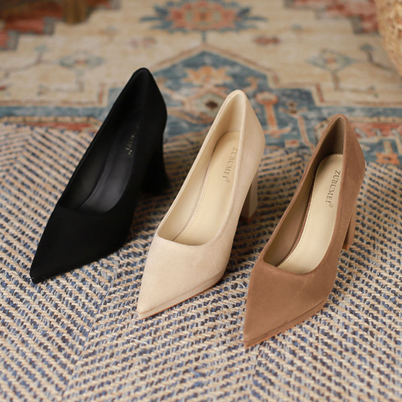 500円OFFクーポン パンプス 痛くない ローヒール センチヒール 歩きやすい レディース 春 冬 夏 美脚 太ヒール 8cm ブラック 走れるパンプス ポインテッドトゥ 走れる チャンキーヒール