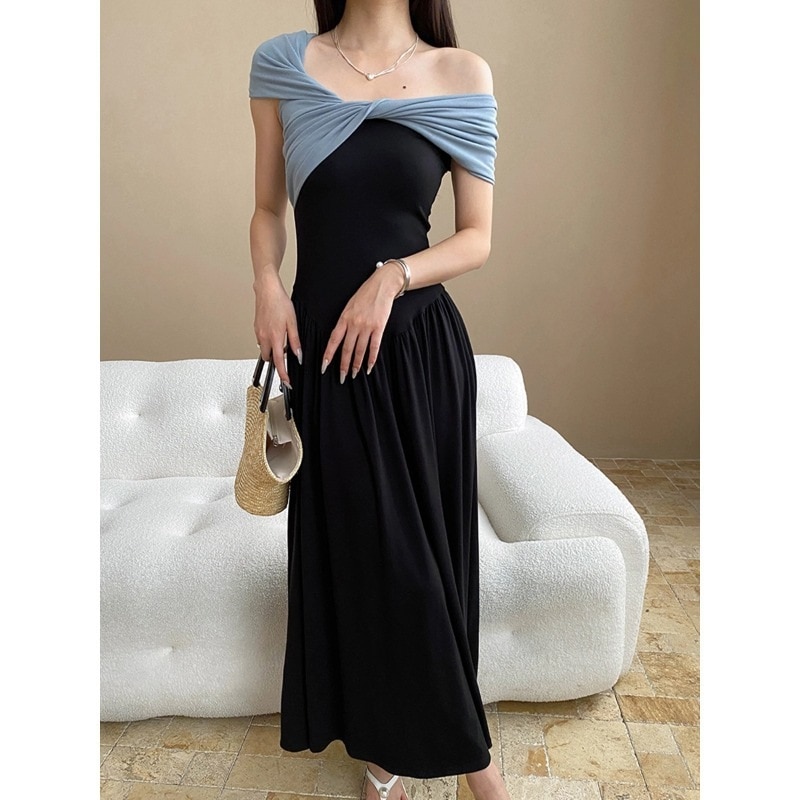 【送.料.無.料.急速発送】肩を出して肩を収めると腰がやせて見えるワンピース