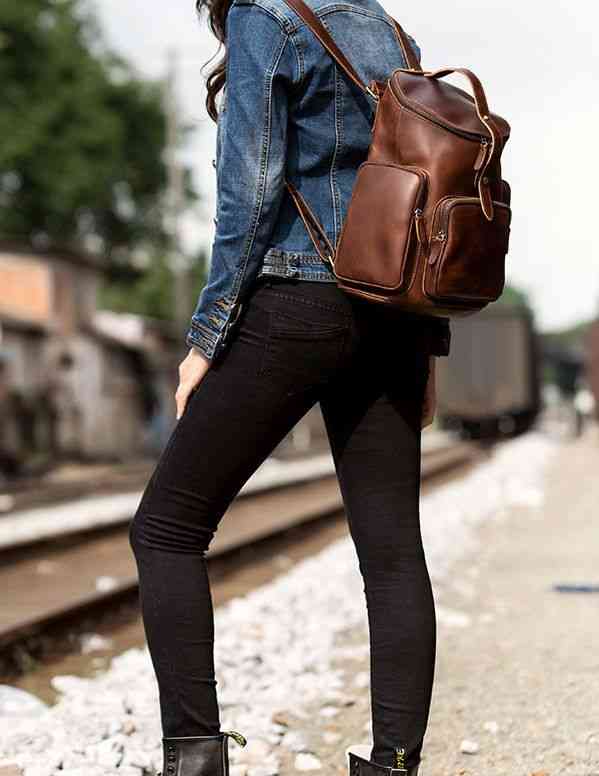 リュック メンズ 軽量 ビジネスリュック アウトドア 撥水 ブランド おしゃれ カジュアル パソコン 40L 2WAY ビジネス 大学生 スポーツ 10代 春 ビジネスバッグ リュックサック 秋 小さ