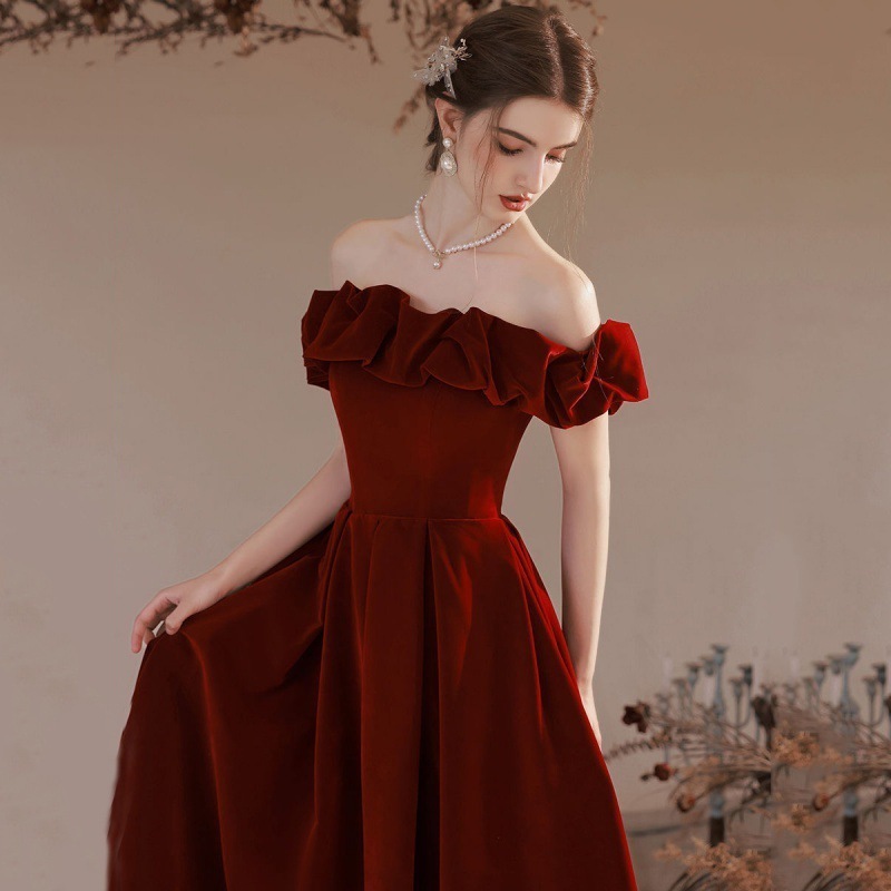 ワンショルダートーストドレス2024新婦結婚式婚約バーガンディ宮殿スタイルドレススカート女性が毎日着用可能
