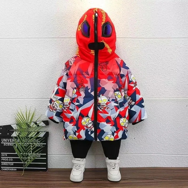 男の子が好きなウルトラマン 羽毛布団冬服の赤ちゃんの子供は冬に白いアヒルのベルベットを厚くして次第にウルトラマンの綿服を変色させる 2-5日出荷