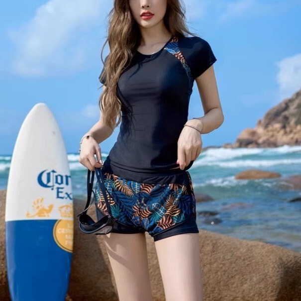水着 スイムウェア レディース フィットネス 体型カバー ラッシュガード ショートパンツ セパレート 二の腕カバー 半袖 伸縮性 セット ツーピース 上下セット かわいい 大人可愛い カジュアル