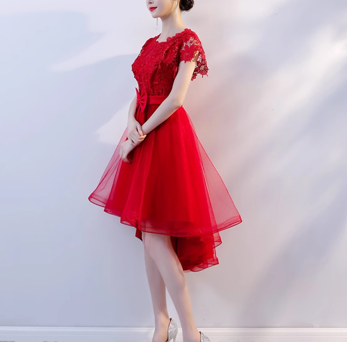 ドレス ワンピース ウェディング パーティー 結婚式 二次会 披露宴 演奏会 発表会 ステージ ダンス 衣装 謝恩会 演劇 ラウンジ クラブ ミニ ショート 膝上 半袖 クルーネック プリンセスライン 6,142円