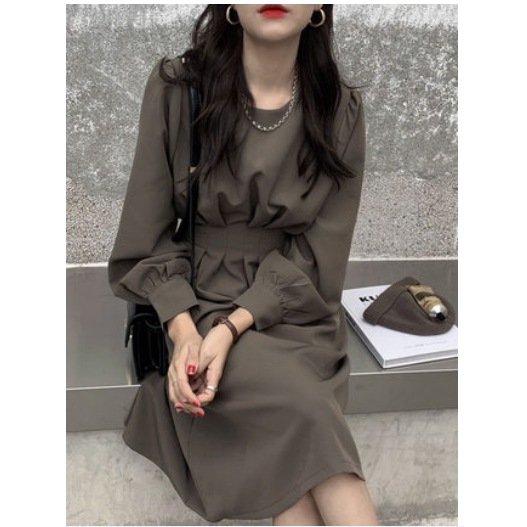 ワンピース 膝下 長袖 ボリューム袖 パフスリーブ 萌袖 ラウンドネック 襟なし スリム ストレート ウエストマーク ハイウエスト きれいめ シンプル 大人 上品 おしゃれ かっこいい 大人可愛い