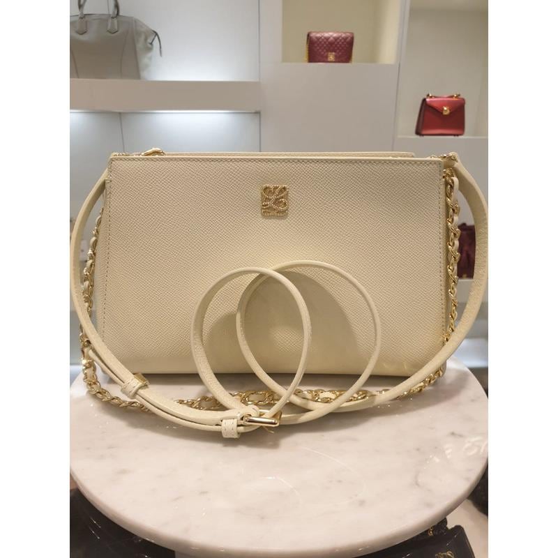 [驪州店] 女性チェーンショルダーバッグ HQ1SD03IV