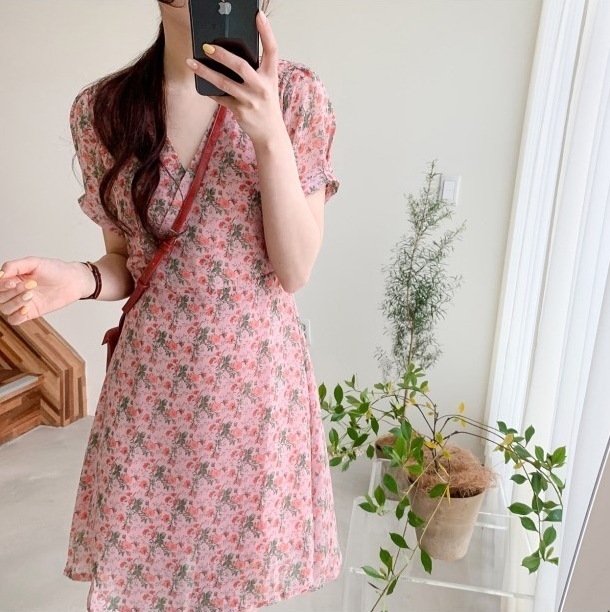 パフスリーブミニワンピース 花柄ミニワンピース ハイウエストワンピース カジュアルミニワンピース スカート ワンピース オールインワン ミニスカート フレアスカート ミニ ミニ丈 ショート ショート丈