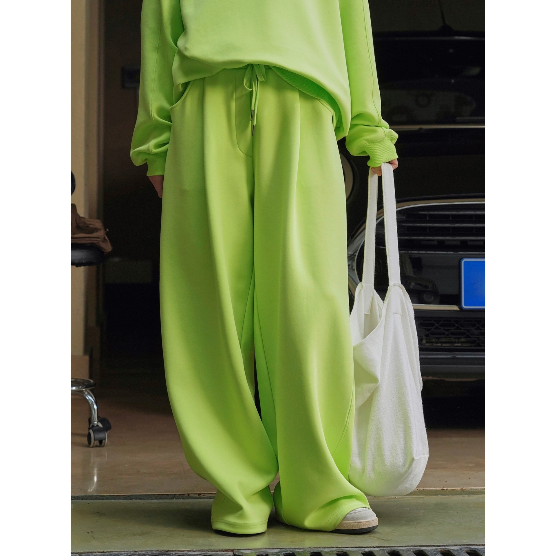 新作/韓国/インス/カジュアル/スウェットパンツ/ゆったり/シルエット/ワイドレッグ/細身/スポーツ/パンツ/女性[2カラー]