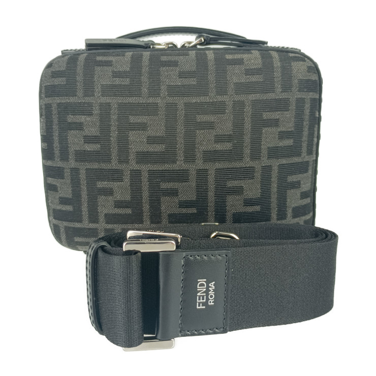 超美品 FENDI フェンディ ショルダーバッグ ズッカ ミニ トラベル 7VA552 グレー ブラック キャンバス レザー レディース 2WAY ハンドバッグ シルバー金具【本物保証】