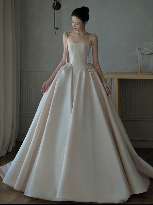 ウエディングドレス 編み上げ 優雅なシルエット 花嫁 ブライズメイド 結婚式 披露宴 23,730円