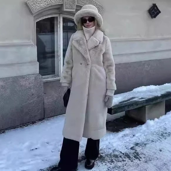 人気商品 秋と冬のウサギの毛皮のコート女性のためのロシアの毛皮のコートスリム丈のスーツの襟の毛皮のコート女性のため