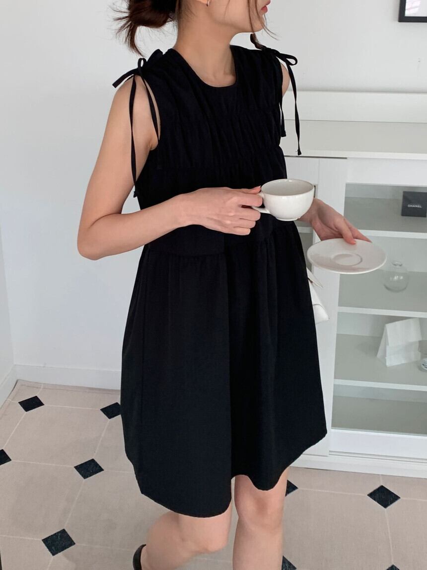 ワンピース レディース ミニ ショート 膝上 袖なし ノースリーブ ラウンドネック スリム 細身 Aライン ティアード フェミニン プリーツ リボン ハイウエスト かわいい 大人可愛い シンプル カジ 5,812円