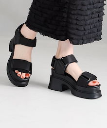 【即お届け】25年夏新作 身長アップ バックル/ベルト ベルクロ 9cm台 ラウンド 厚底サンダル [3カラー]